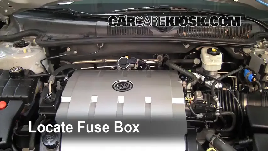 2006 Buick Lucerne CXS 4.6L V8 Fuse (Engine) Check